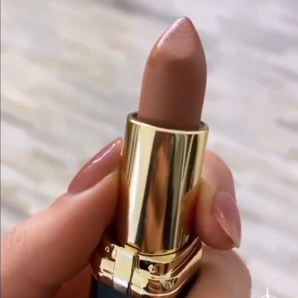 Meet your Posher, Anne